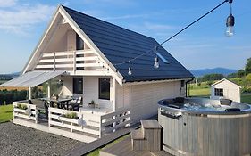 Slope House (Domek na Skarpie) Lipowa